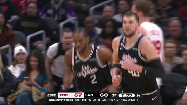 没有什么能够阻挡！小卡冲击篮下暴力虐筐