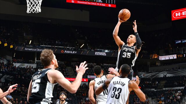 篮网98-106马刺 欧杜缺阵约翰逊36+11马刺力克篮网