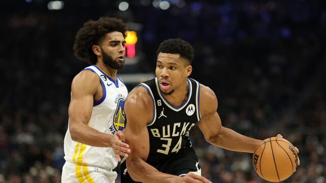 字母哥vs勇士集锦 内线予取予求30+12+5率队大胜勇