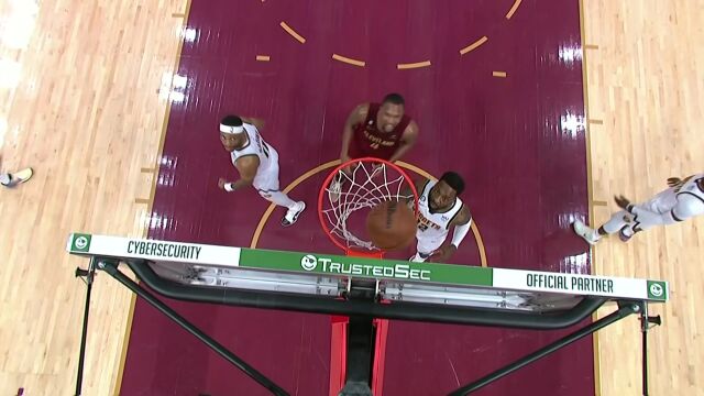 最后时刻神仙打架！米切尔突破上篮 杰克逊超远逆天神仙三分压哨