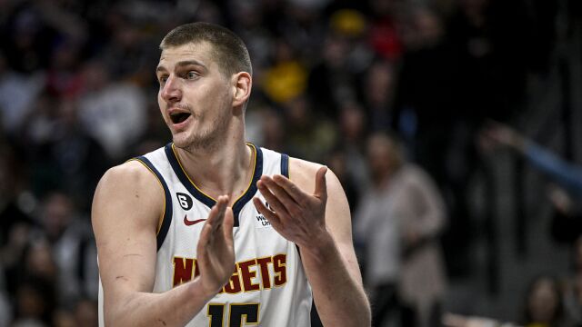 约基奇vs76人集锦 25+17+12三双数据带队取胜