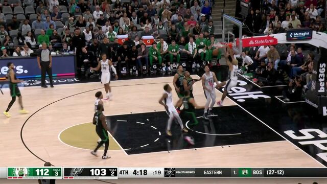 特雷-琼斯如影随形抢断得手 以多打少索汉完成空接飞扣