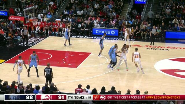 团队配合很重要！老鹰多点连线助攻奥孔古轻松上篮得手