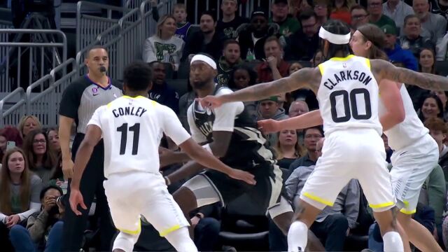 瞬间暴走扩大分差 霍乐迪连续两记三分打懵对手