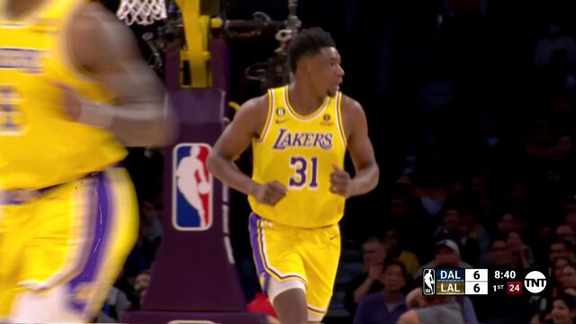 一次不行那就再来一次！老詹精准助攻拖布顺下暴扣