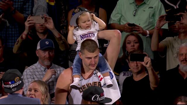 总决赛捧杯时刻 赛后颁奖仪式回放