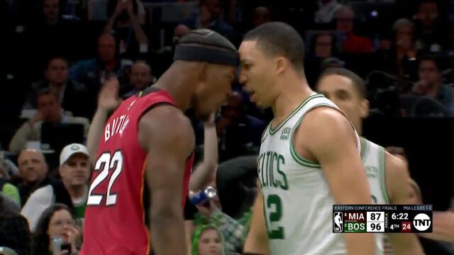 林炜珽：巴特勒与格威深情对望 格威完全是斗牛犬的性格