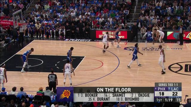 进攻行云流水 奥科吉篮下回头望月拉杆上篮