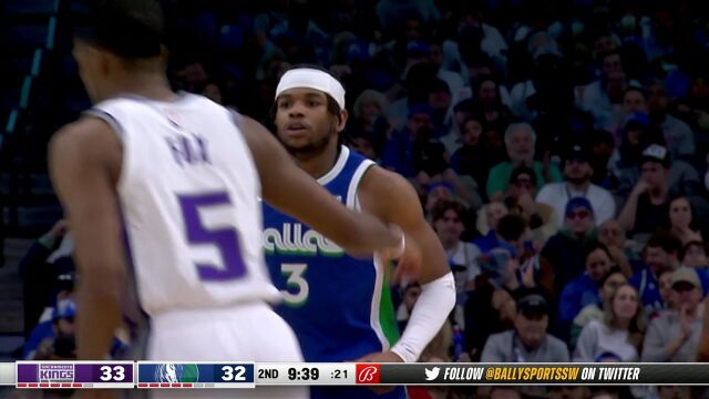 快刀斩乱麻！福克斯带球突破滑翔劈扣一气呵成