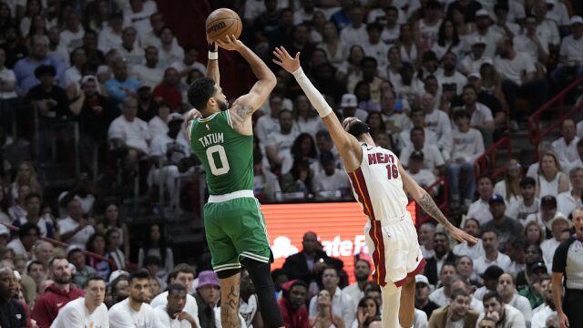 热火97-110凯尔特人 绿军4人轰20+大胜热火追至2-3