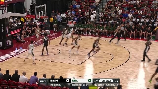 开局就是杀手锏 钱德勒突破禁区滑翔暴扣