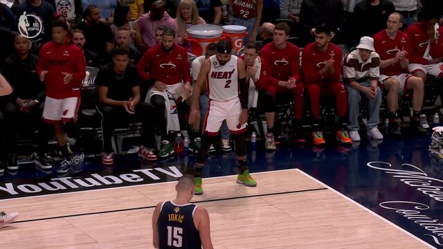 王猛：文森特乐福相互拥抱一下 在困难里就需要更加团结才行