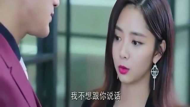 小甜妻被总裁误会伤心离开,富少向小甜妻大献殷勤,总裁吃醋了