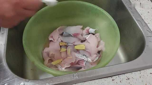 很多人喜爱的麻辣鱼片,做法简单,超级好吃