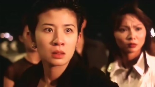 《古惑仔》十三妹伤心，姐妹劝慰，她却忽然发现凶手啊