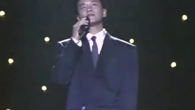 1986年金曲奖颁奖会,张国荣深情演唱《有谁共鸣》