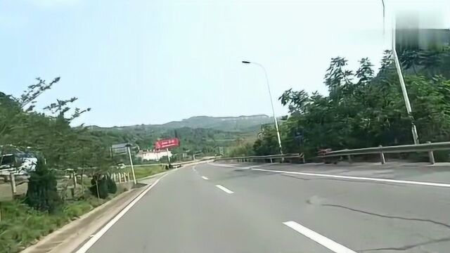 四川成都三岔湖一路风景 空气好的不要不要的