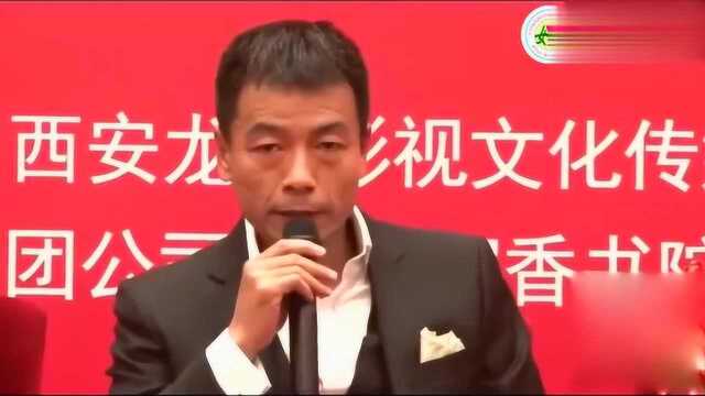 46岁王挺全家福,曾是警察转行做演员,娶塞娅公主很幸福