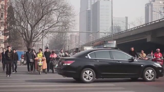 《生活在北京》北京街头真实的生活拍摄,这里是北京