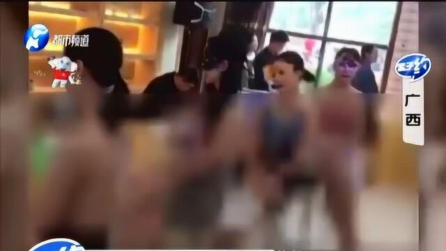 女子赤裸上身当展板,售楼部上演“人体彩绘”!网友:太暴露不敢看