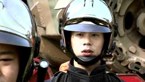 一天训练结束后丁子龙的脚疼痛难忍,二宝劝他明年再来