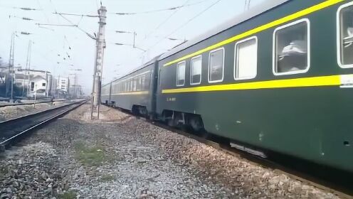 广铁广段HXD1D-0427牵引Z137次乌鲁木齐-广州，从长沙站出站