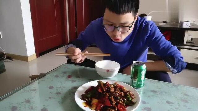 小伙做了个红烧牛蛙,看着就很有食欲