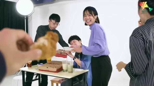 为什么pizza总是不够分?你没玩过的最公平分Pizza游戏