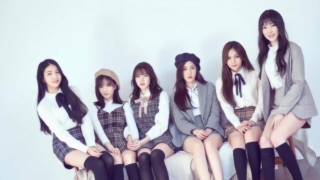 GFRIEND女团化身学生妹,模样清纯可爱,让人为之着迷