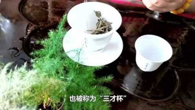 茶养道课堂:茶的礼仪《4》在茶馆喝茶需要添水时要这样做