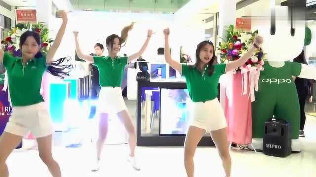 OPPO手机店开业,现场showgirl青春热舞助力