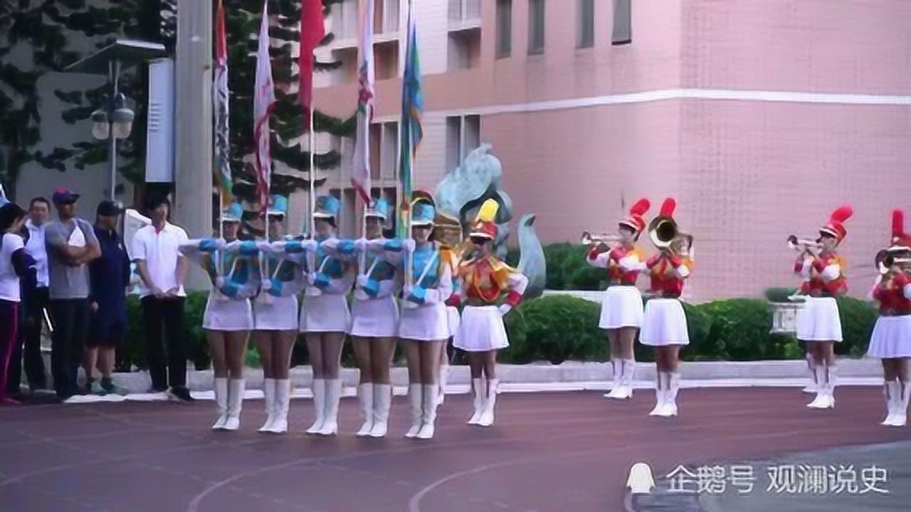 实拍台湾台中女中97周年校庆的女子仪仗队入场式