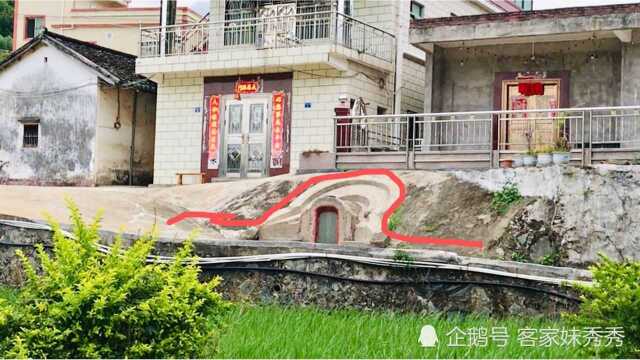 广西土豪建别墅,旁边就是福地,这格局不简单?