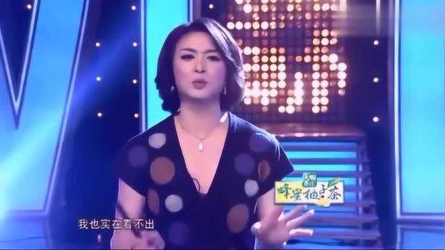 女童穿比基尼当车模,学着大人摆pose,金星:家长脑子进水了吧!