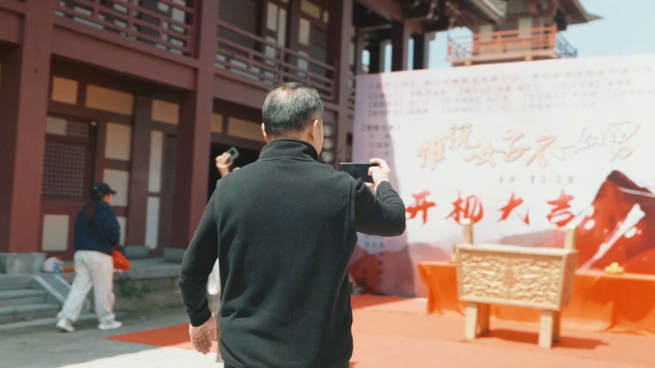 《宝莲灯》的通天教主演员,和女徒弟被骗去传销,称女生逃出后退圈