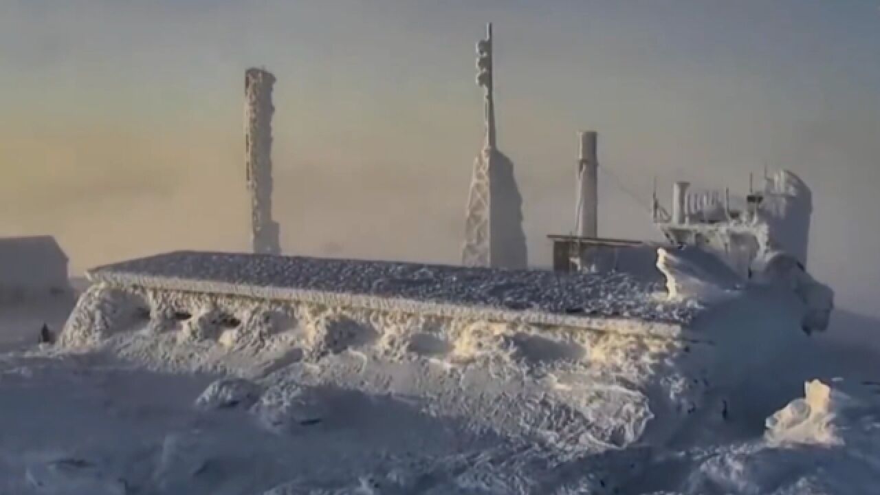 极地寒流席卷美国,多州打破历史最低气温纪录,狂风暴雪如灾难片