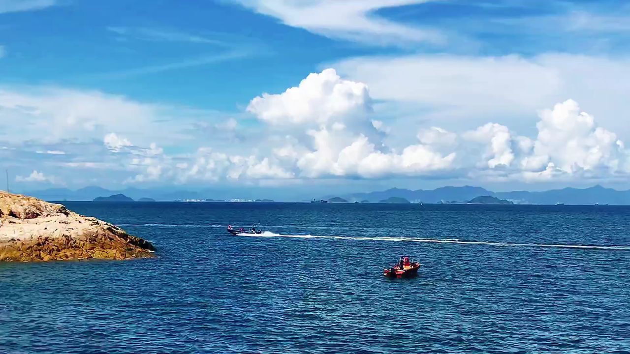 在深圳发现一处最美海滩,重点是海边还有山泉水洗澡,超赞