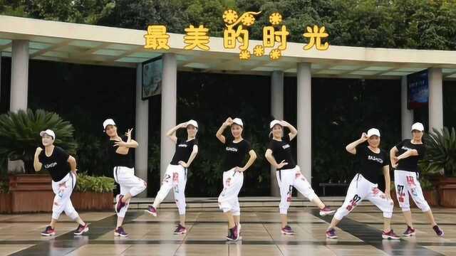 时尚广场舞《最美的时光》妹子舞蹈动感,邵洪舞曲