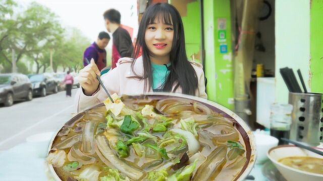 安阳灵魂早餐扁粉菜,5元一碗随便加汤,配上葱油饼太过瘾了