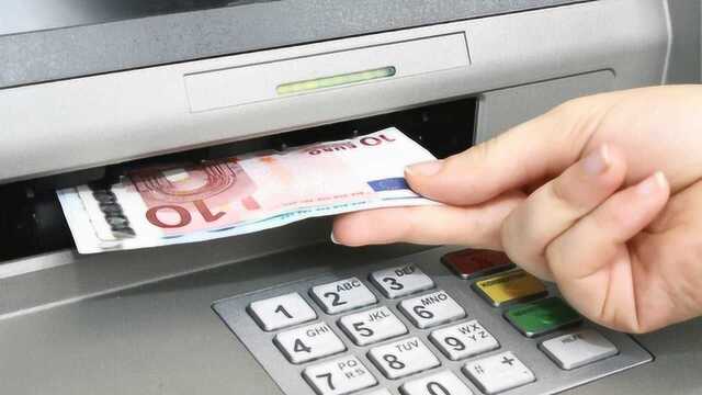 为什么银行总让客户去ATM取钱?有什么“猫腻”,看了恍然大悟