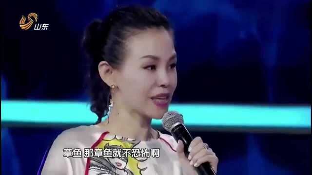 超强音浪:佳慧姐挑战恐怖箱,一边摸还一边偷看,太可爱了!