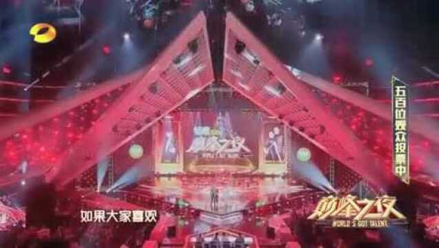 邓男子用充满魔力的双手跟大脑带来了一场神奇的表演