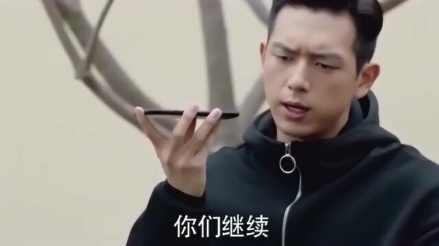 韩商言的声音太上头了,苏到上头的韩式英语,小鱿鱼笑得合不拢嘴!