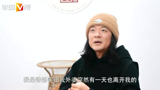 悲伤和希望都是一缕光,张嘉佳携新作《云边有个小卖部》做客海大