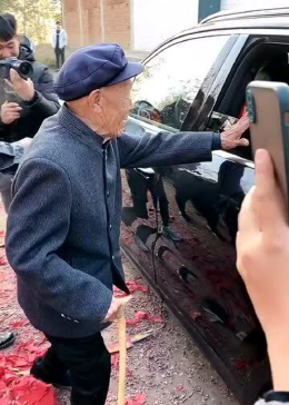 梦回婚礼，与已故爷爷的不舍告别，承诺常回家，心灵深处的慰藉