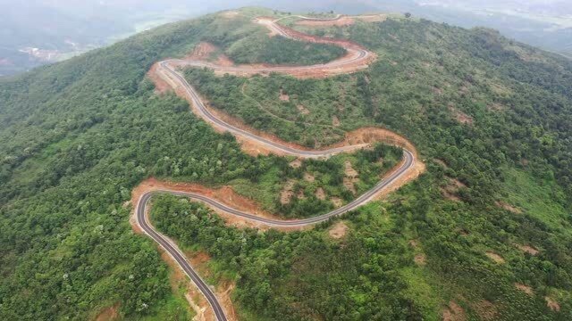 摩旅航拍钦州望海岭传说可以看见海大家进来看看