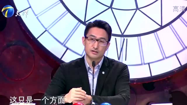 小伙身怀绝技,挑战声音震碎玻璃杯,物理学家解释背后原理