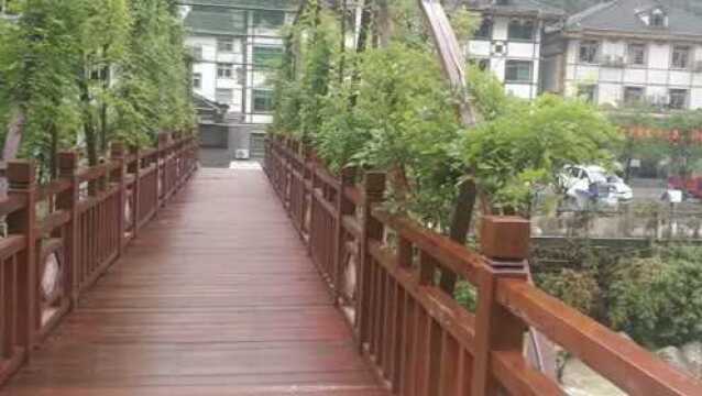 细雨濛濛的神农架景区,仙气缭绕,别有一番景致