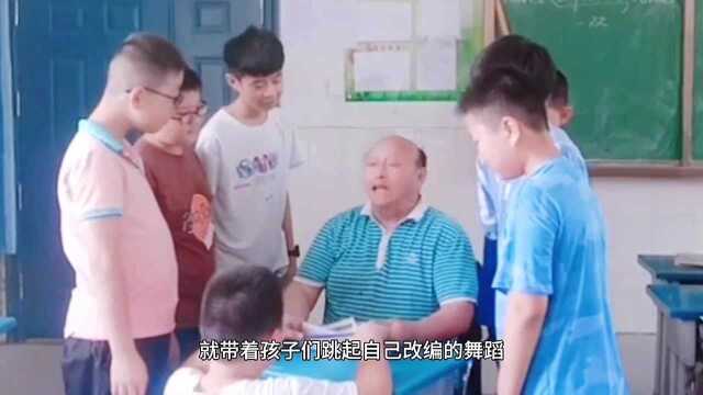 200多斤的李恺老师,带领学生跳起改编舞蹈,被称为”超级舞王