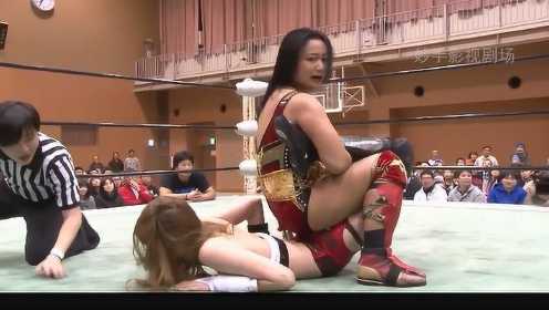 3.日本摔角手赤井沙希，被混合双打连续爆摔，全程毫无还手之力